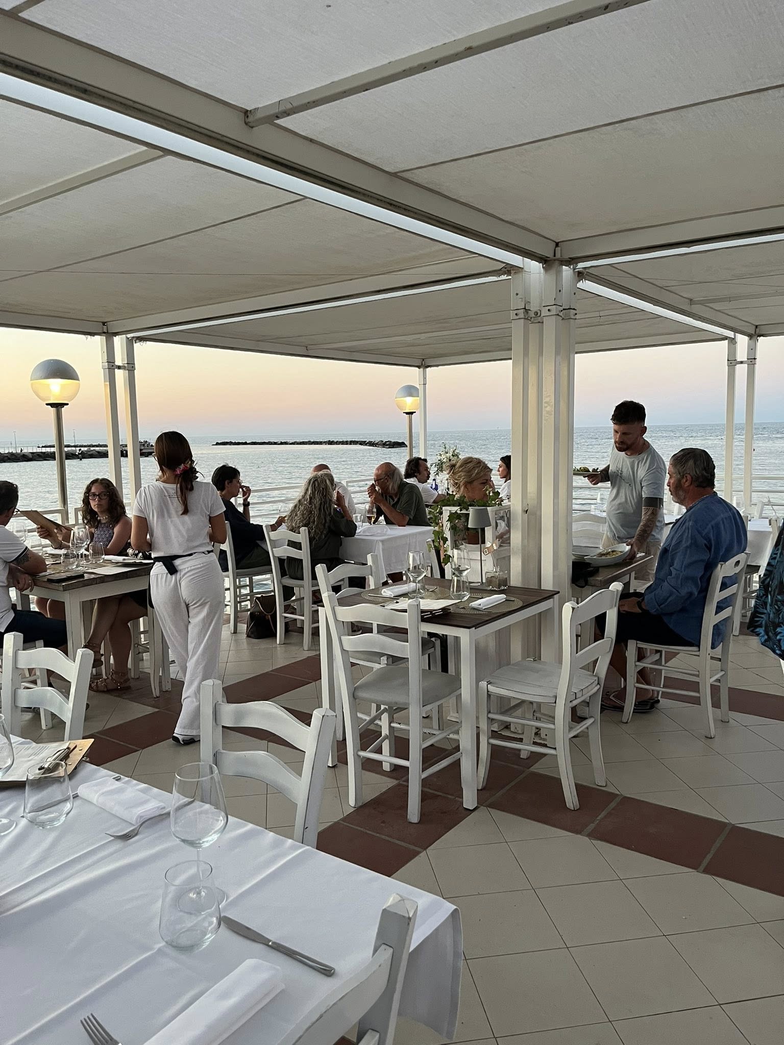 Tavolo sul mare da Ciao Mare